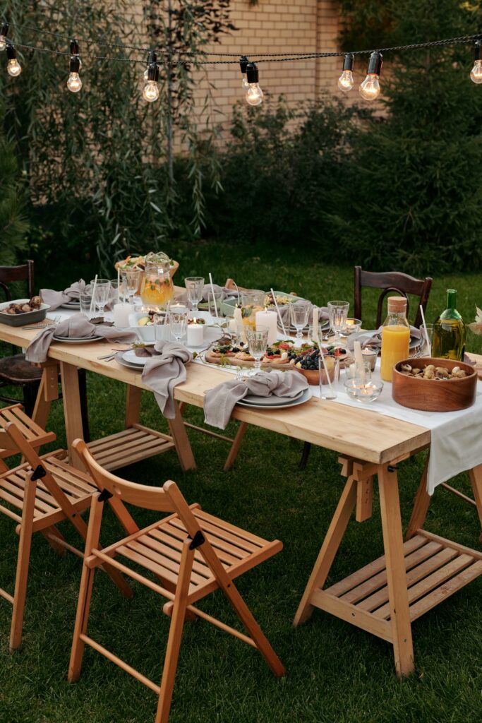 Summer Dinner ideas picnic setup